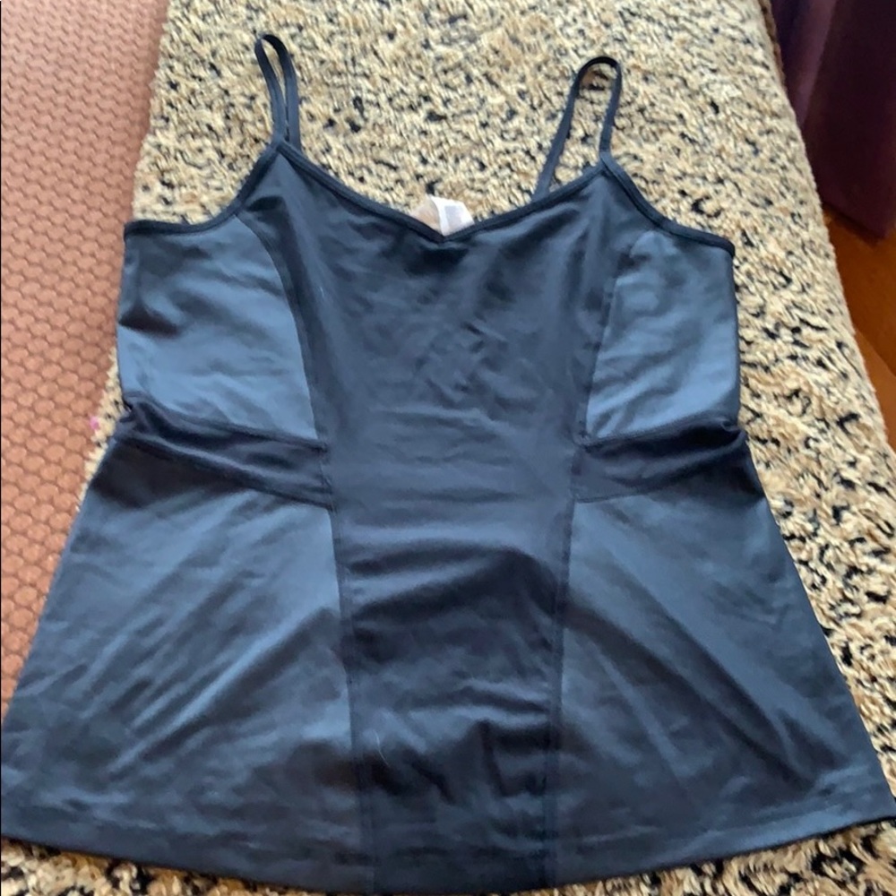 Super cute women’s workout tank.